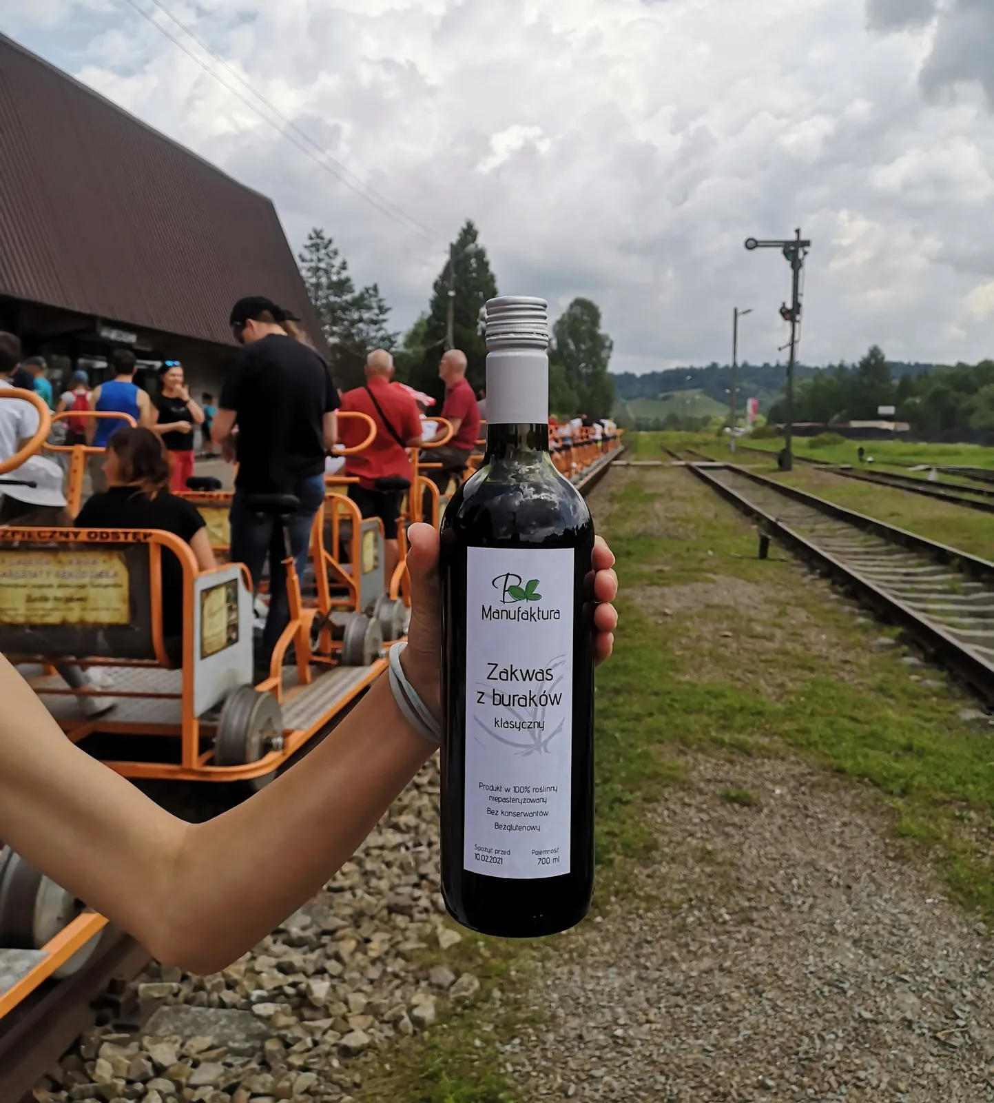 Butelka zakwasu w podróży